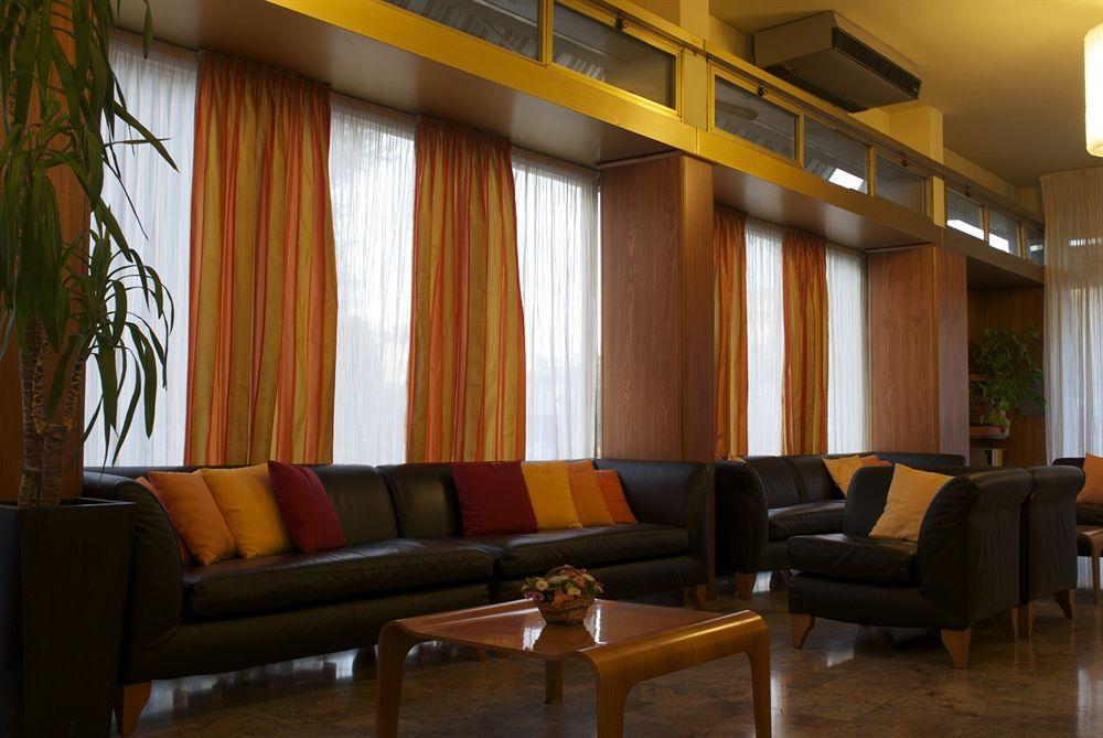 Hotel Ristorante Alcide Poggibonsi Exterior foto